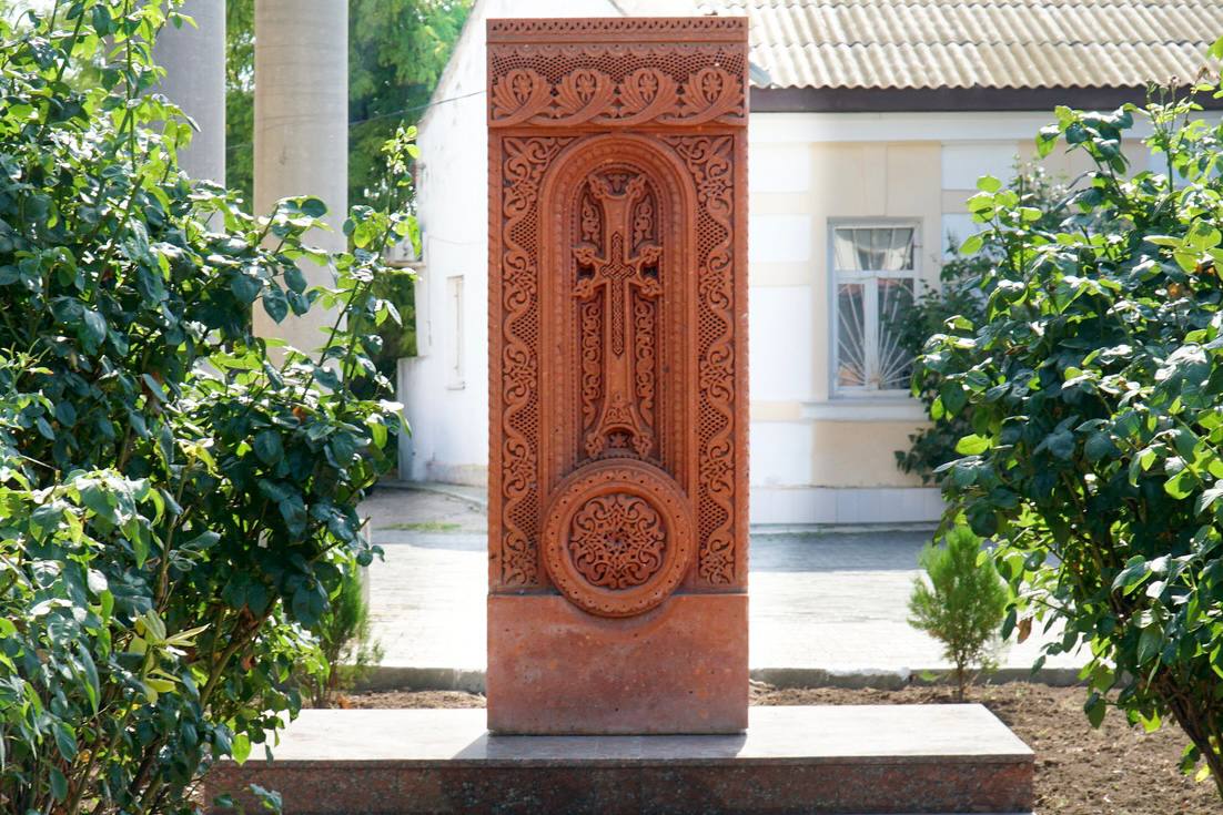 Александр Юрьев: Одна из религиозных святынь Евпатории – армянская церковь Сурб-Никогайос, находящаяся в исторической части города Александр Юрьев: Одна из религиозных святынь Евпатории – армянская церковь Сурб-Никогайос, находящаяся в исторической части города