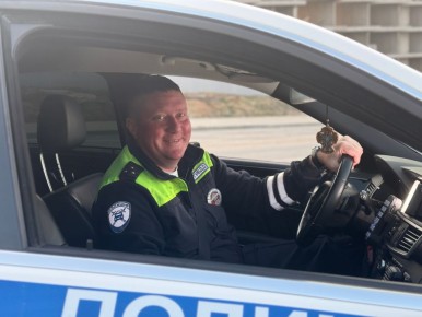 #Хороших_выходных всем жителям и гостям Крыма желает старший лейтенант полиции Валерий Шамилов,инспектор дорожно-патрульной службы взвода 1 роты 1 Отдельного специализированного батальона ДПС Госавтоинспекции МВД по...