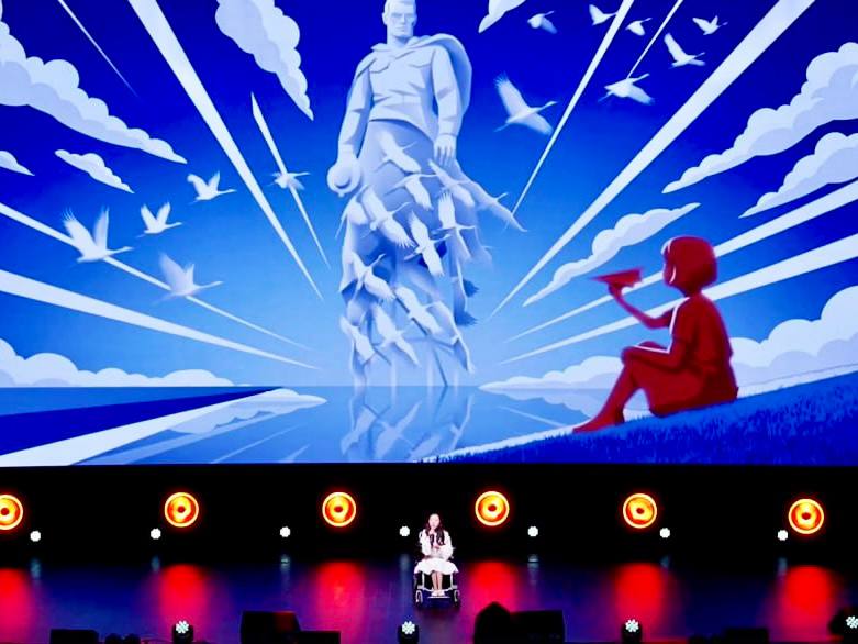 Михаил Развожаев: Севастопольская звездочка Варя Купчина завоевала Гран-при на IX инклюзивном конкурсе искусств «Особые таланты-2025» в Москве