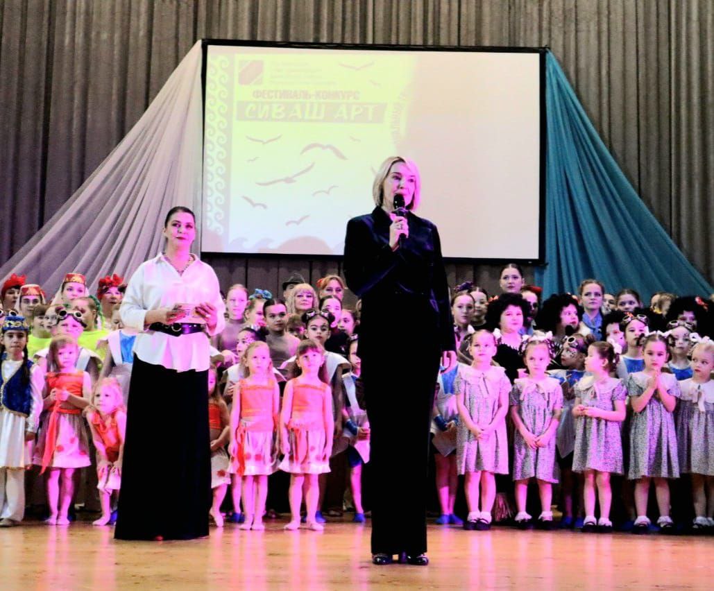 Инна Федоренко: Дорогие жители района!. Сегодня мы дали старт масштабному фестивалю "Сиваш-Арт"! На наше мероприятие съехались самые талантливые люди из двенадцати районов нашего полуострова! Это первое событие такого... Инна Федоренко: Дорогие жители района!. Сегодня мы дали старт масштабному фестивалю "Сиваш-Арт"! На наше мероприятие съехались самые талантливые люди из двенадцати районов нашего полуострова! Это первое событие такого...