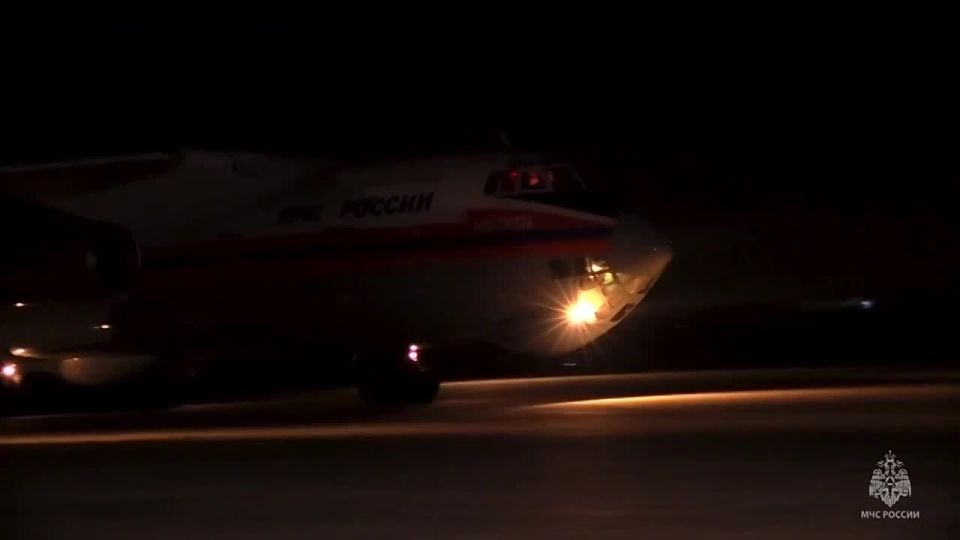 Пострадавшую в Севастополе девочку доставили спецбортом МЧС в Москву