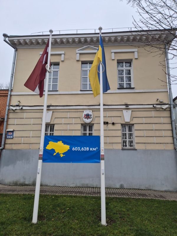 Что вы знаете о "неизменной и непоколебимой поддержке"?