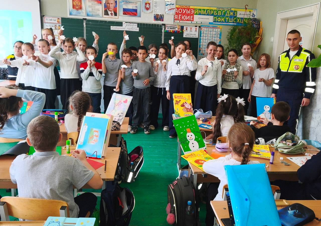 Четвероклассники из Ленинского района подготовили полезные световозвращающие подарки своим младшим друзьям Четвероклассники из Ленинского района подготовили полезные световозвращающие подарки своим младшим друзьям