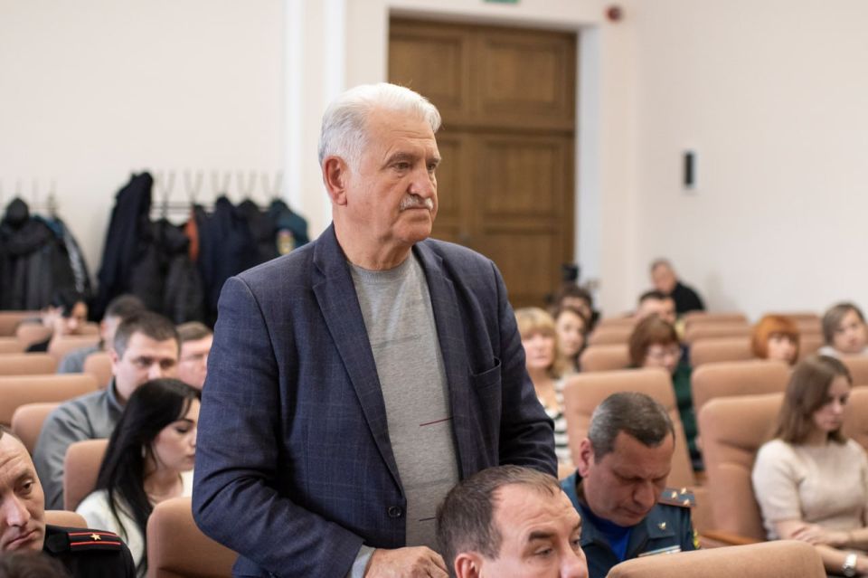 В Симферополе прошло оперативно-хозяйственное совещание, в ходе которого руководители структурных подразделений отчитались о проделанной работе В Симферополе прошло оперативно-хозяйственное совещание, в ходе которого руководители структурных подразделений отчитались о проделанной работе