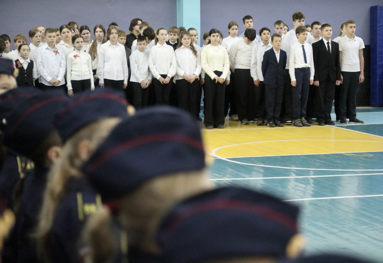 Галина Огнёва: Сегодня, в преддверии Дня Героев Отечества, во всех образовательных учреждениях нашего города прошли линейки и уроки мужества Галина Огнёва: Сегодня, в преддверии Дня Героев Отечества, во всех образовательных учреждениях нашего города прошли линейки и уроки мужества