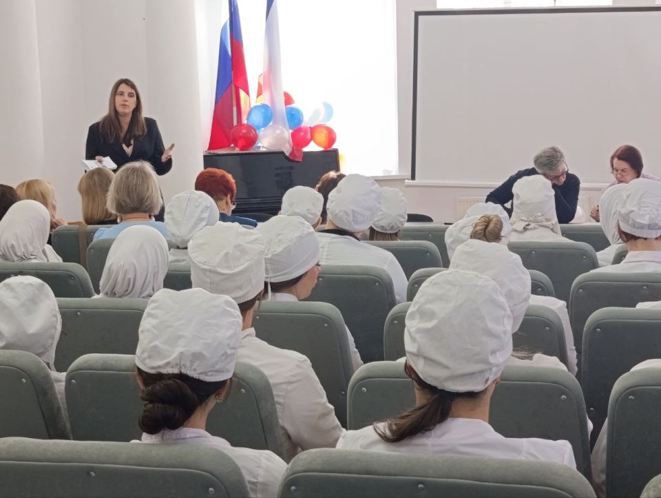 В Крымском медицинском колледже состоялась Ярмарка вакансий для будущих акушеров В Крымском медицинском колледже состоялась Ярмарка вакансий для будущих акушеров