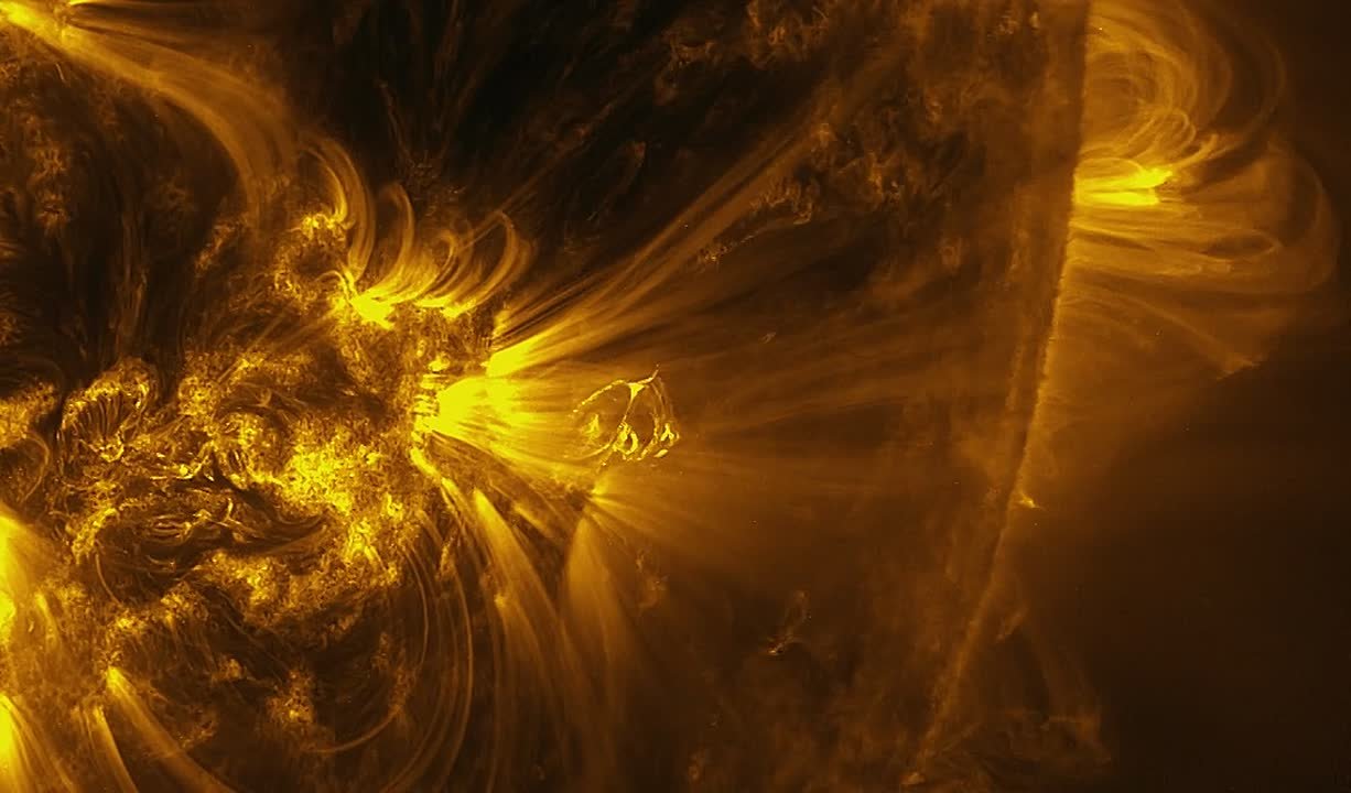 Сильнейшая вспышка класса Х зафиксирована на Солнце