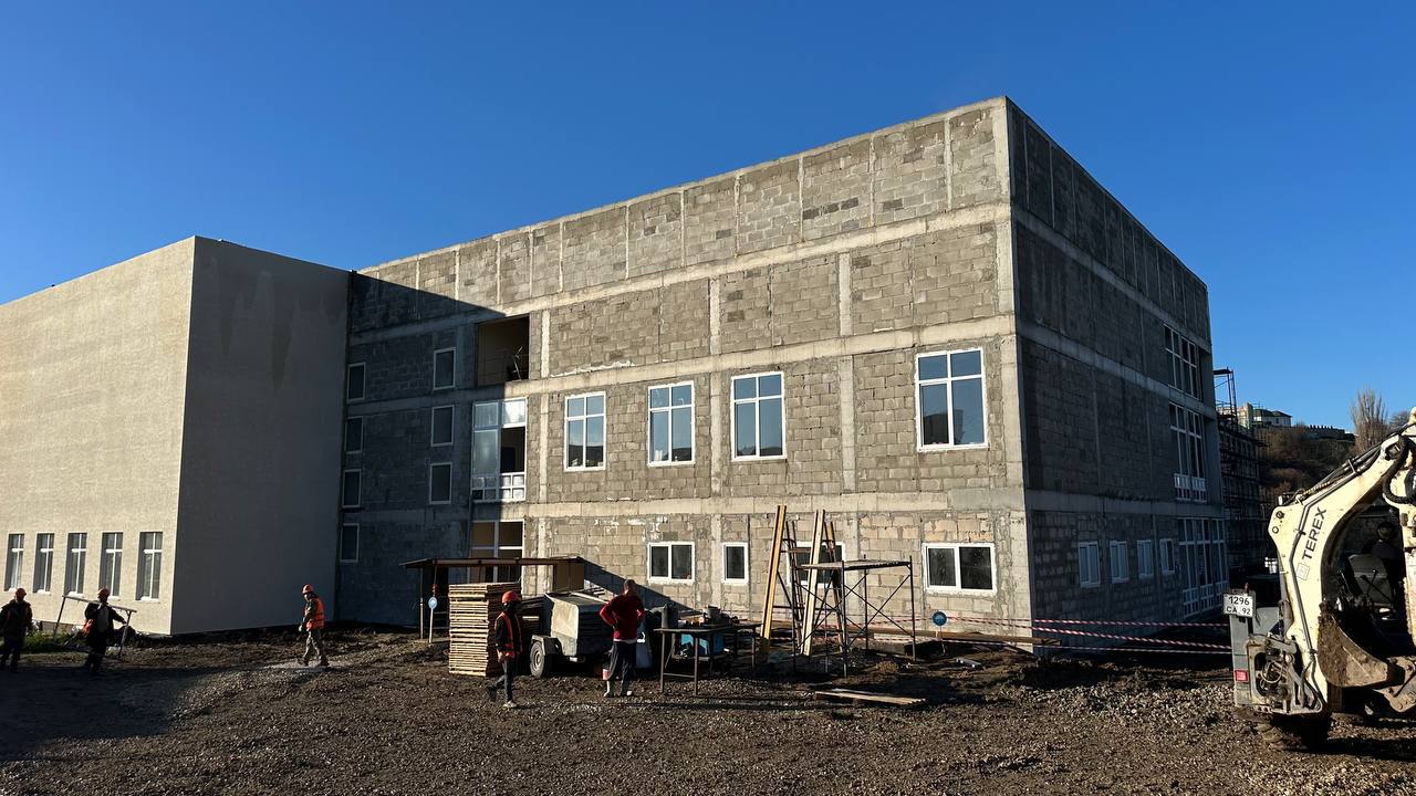 В Симферополе прокурор выехал на место проведения работ по строительству школы В Симферополе прокурор выехал на место проведения работ по строительству школы