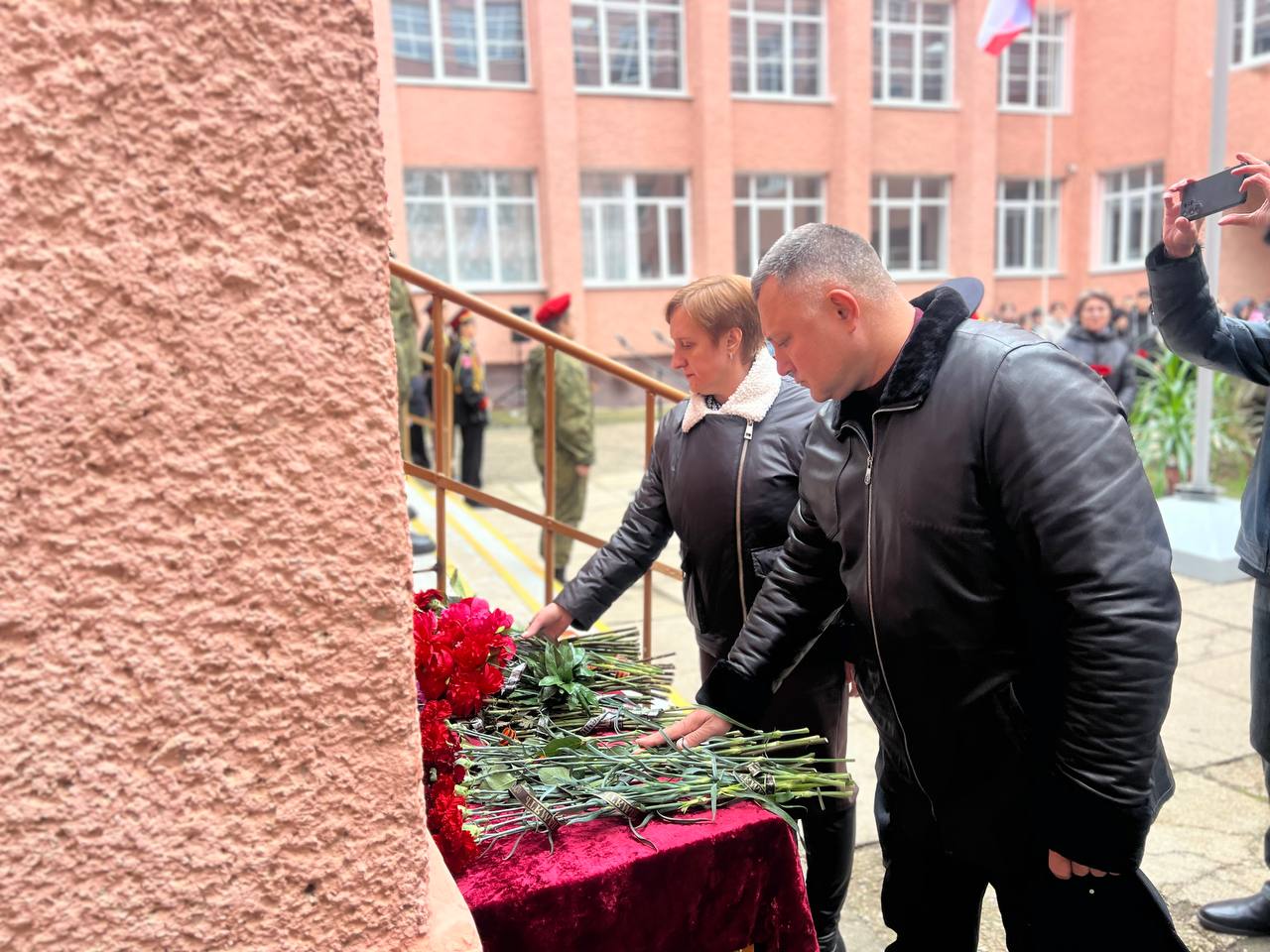 Игорь Ивин: Сегодня в Джанкое открыли мемориальные доски в память о Героях, погибших в зоне СВО – Никабадзе Валерия, Репенко Дмитрия, Османова Александра, Баранова Александра и Сухорукова Даниила