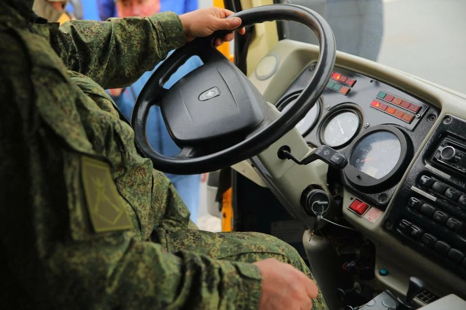 «Артек» передал 2 автобуса участникам СВО на Донецком направлении «Артек» передал 2 автобуса участникам СВО на Донецком направлении