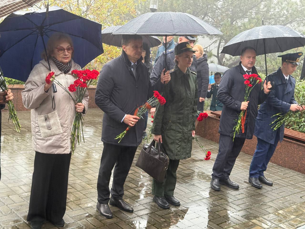 Константин Шимановский: В День Героев Отечества на Холме Славы состоялась церемония возложения цветов к стелам Героев Гражданской войны, Героев СССР и Российской Федерации, участников СВО и Вечному Огню Константин Шимановский: В День Героев Отечества на Холме Славы состоялась церемония возложения цветов к стелам Героев Гражданской войны, Героев СССР и Российской Федерации, участников СВО и Вечному Огню