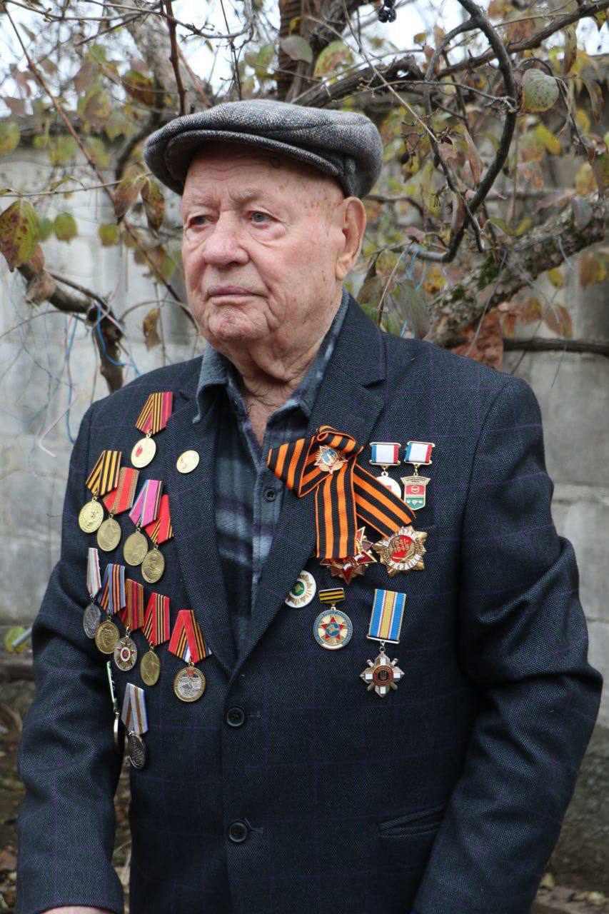 Анжелика Ястребова: В день Героев Отечества посетили уважаемого человека, ветерана, участника боевых действий Николая Тимофеевича Шевякина Анжелика Ястребова: В день Героев Отечества посетили уважаемого человека, ветерана, участника боевых действий Николая Тимофеевича Шевякина