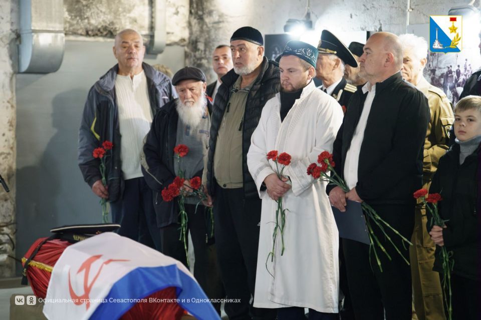 Чтим память защитников. На 35-й батарее прошла церемония передачи останков воина Красной армии Рази Сафара Назимова в Таджикистан Чтим память защитников. На 35-й батарее прошла церемония передачи останков воина Красной армии Рази Сафара Назимова в Таджикистан
