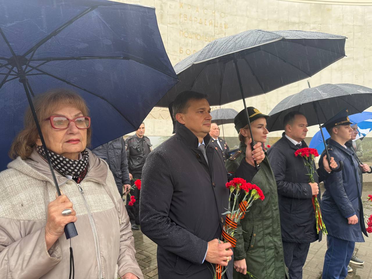 Константин Шимановский: В День Героев Отечества на Холме Славы состоялась церемония возложения цветов к стелам Героев Гражданской войны, Героев СССР и Российской Федерации, участников СВО и Вечному Огню Константин Шимановский: В День Героев Отечества на Холме Славы состоялась церемония возложения цветов к стелам Героев Гражданской войны, Героев СССР и Российской Федерации, участников СВО и Вечному Огню