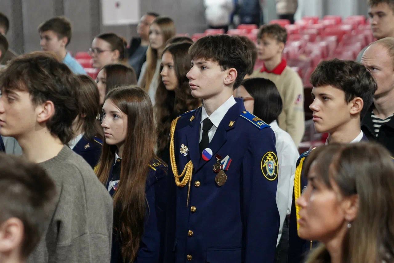 Александр Юрьев: В ДОЛ им. Ю.А. Гагарина прошёл муниципальный молодёжный ценностно-патриотический форум «Ценности всегда одинаковы» Александр Юрьев: В ДОЛ им. Ю.А. Гагарина прошёл муниципальный молодёжный ценностно-патриотический форум «Ценности всегда одинаковы»