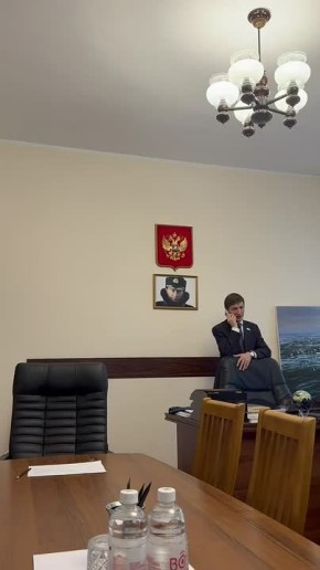 Иван Манучаров: Поздравил ветерана Великой Отечественной войны, почётного жителя Советского района, Владимира Ивановича Лёвина с Днём Героев Отечества