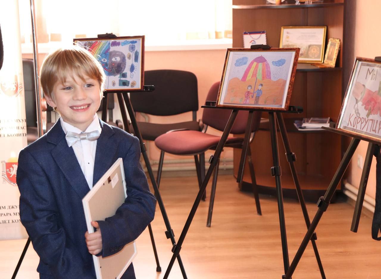 В Государственном комитете по делам межнациональных отношений Республики Крым проведен информационно-разъяснительный семинар на антикоррупционную тематику В Государственном комитете по делам межнациональных отношений Республики Крым проведен информационно-разъяснительный семинар на антикоррупционную тематику