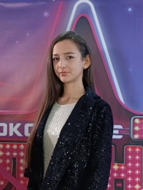 Учащаяся МБОУ «Рощинская школа-детский сад» Медине Куртсеитова принимает участие в шоу «ТаланТы. Новое поколение» в номинации "Вокал"