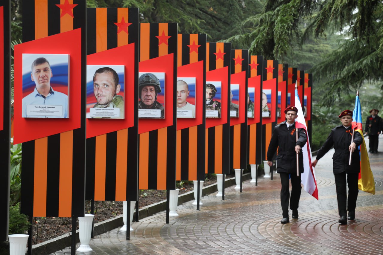 Галина Огнёва: Герои живут вечно…. Сегодня, в День Героев Отечества, наши сердца наполнены благодарностью Галина Огнёва: Герои живут вечно…. Сегодня, в День Героев Отечества, наши сердца наполнены благодарностью