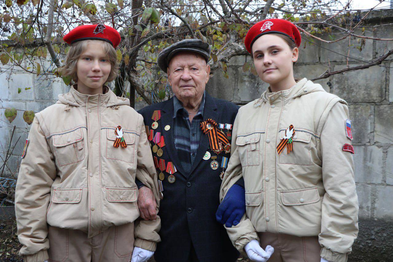 Анжелика Ястребова: В день Героев Отечества посетили уважаемого человека, ветерана, участника боевых действий Николая Тимофеевича Шевякина Анжелика Ястребова: В день Героев Отечества посетили уважаемого человека, ветерана, участника боевых действий Николая Тимофеевича Шевякина