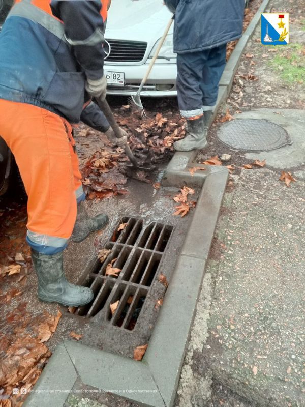 «Водоканал» усиленно очищает ливневые сети в Севастополе «Водоканал» усиленно очищает ливневые сети в Севастополе
