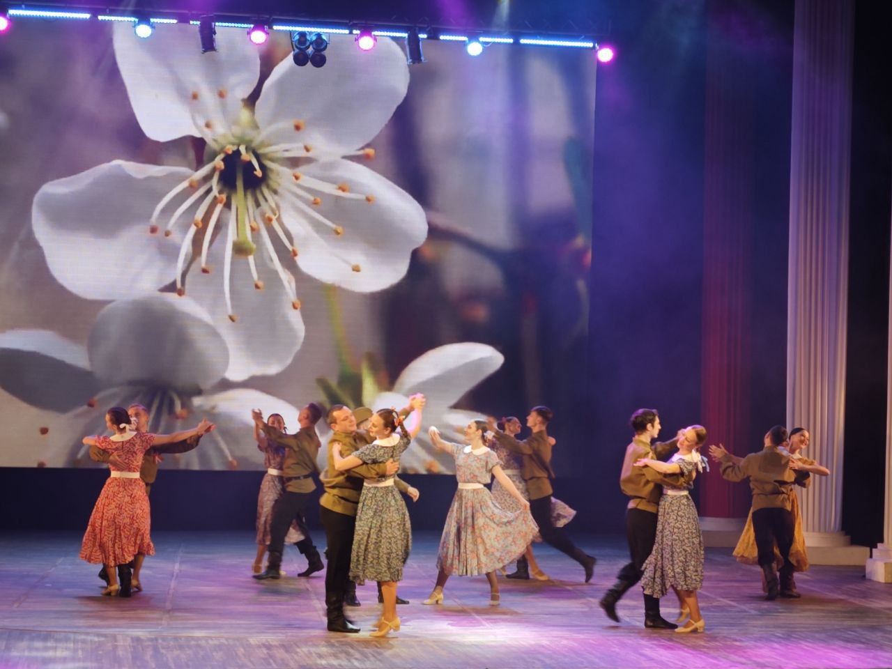 В Крыму прошли мероприятия ко Дню Героев Отечества В Крыму прошли мероприятия ко Дню Героев Отечества