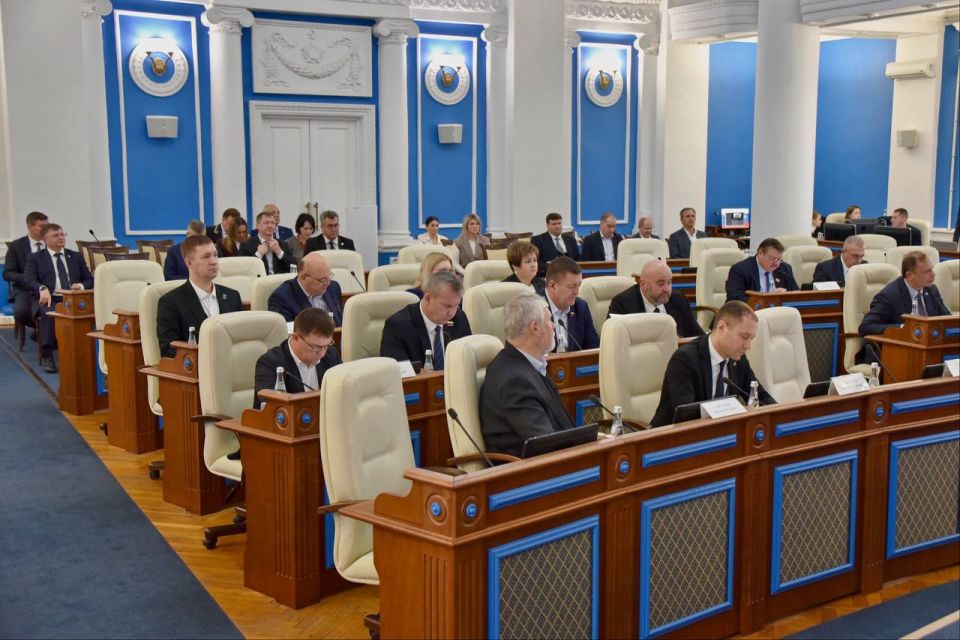 Владимир Немцев: На пленарном заседании заслушали Информацию об итогах реализации в 2024 году государственных и переданных федеральных полномочий в сфере охраны окружающей среды, природопользования и экологической... Владимир Немцев: На пленарном заседании заслушали Информацию об итогах реализации в 2024 году государственных и переданных федеральных полномочий в сфере охраны окружающей среды, природопользования и экологической...