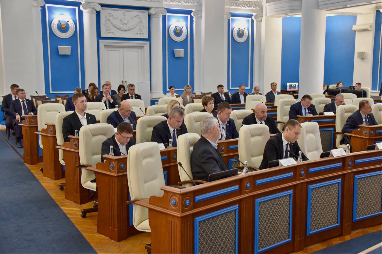 Владимир Немцев: На пленарном заседании заслушали Информацию об итогах реализации в 2024 году государственных и переданных федеральных полномочий в сфере охраны окружающей среды, природопользования и экологической... Владимир Немцев: На пленарном заседании заслушали Информацию об итогах реализации в 2024 году государственных и переданных федеральных полномочий в сфере охраны окружающей среды, природопользования и экологической...