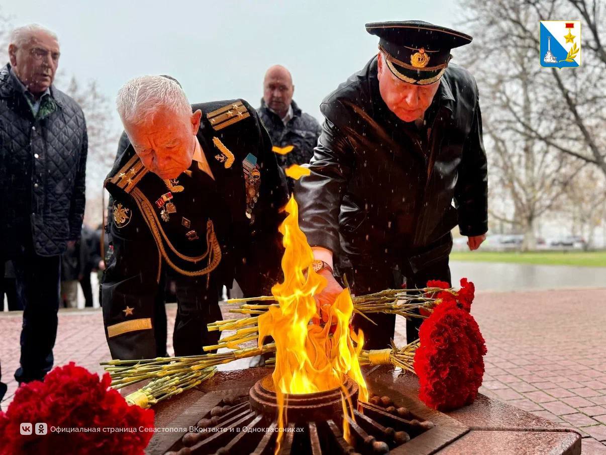 Севастополь отмечает День Героев Отечества Севастополь отмечает День Героев Отечества