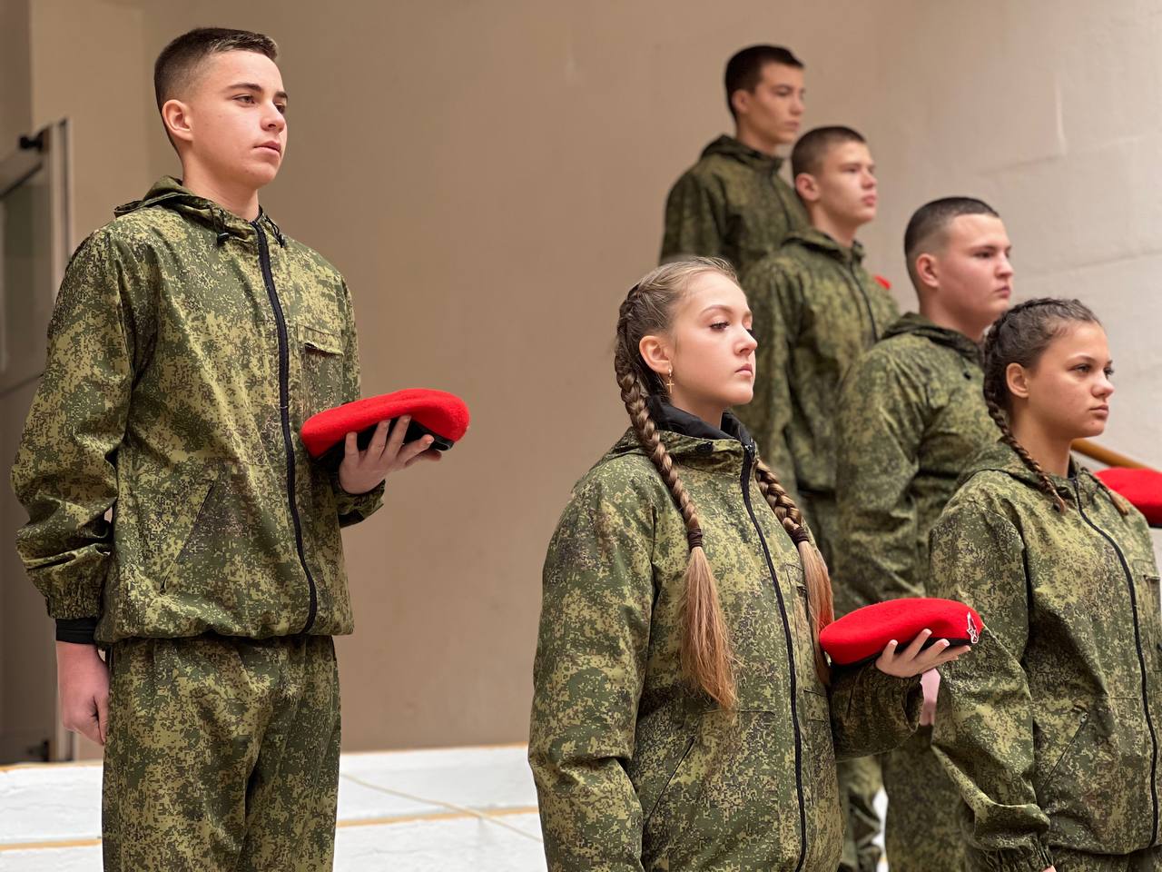 Игорь Ивин: Сегодня в Джанкое открыли мемориальные доски в память о Героях, погибших в зоне СВО – Никабадзе Валерия, Репенко Дмитрия, Османова Александра, Баранова Александра и Сухорукова Даниила Игорь Ивин: Сегодня в Джанкое открыли мемориальные доски в память о Героях, погибших в зоне СВО – Никабадзе Валерия, Репенко Дмитрия, Османова Александра, Баранова Александра и Сухорукова Даниила