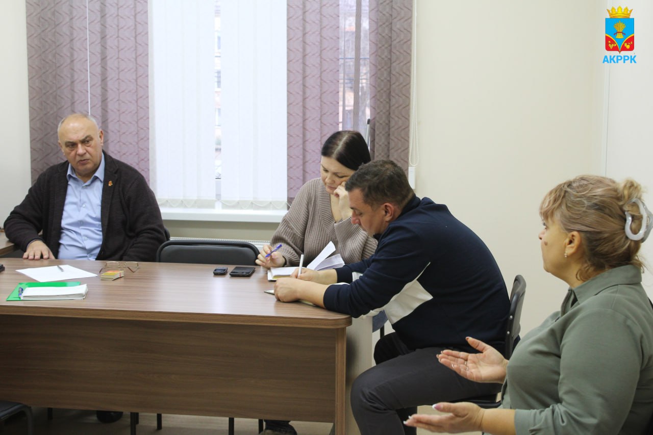 Глава Администрации района Василий Грабован провел выездной прием граждан в пгт Октябрьское! Глава Администрации района Василий Грабован провел выездной прием граждан в пгт Октябрьское!