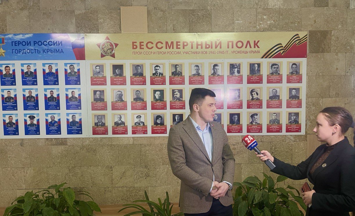 В Симферополе прошел Урок мужества с участием Героя России В Симферополе прошел Урок мужества с участием Героя России