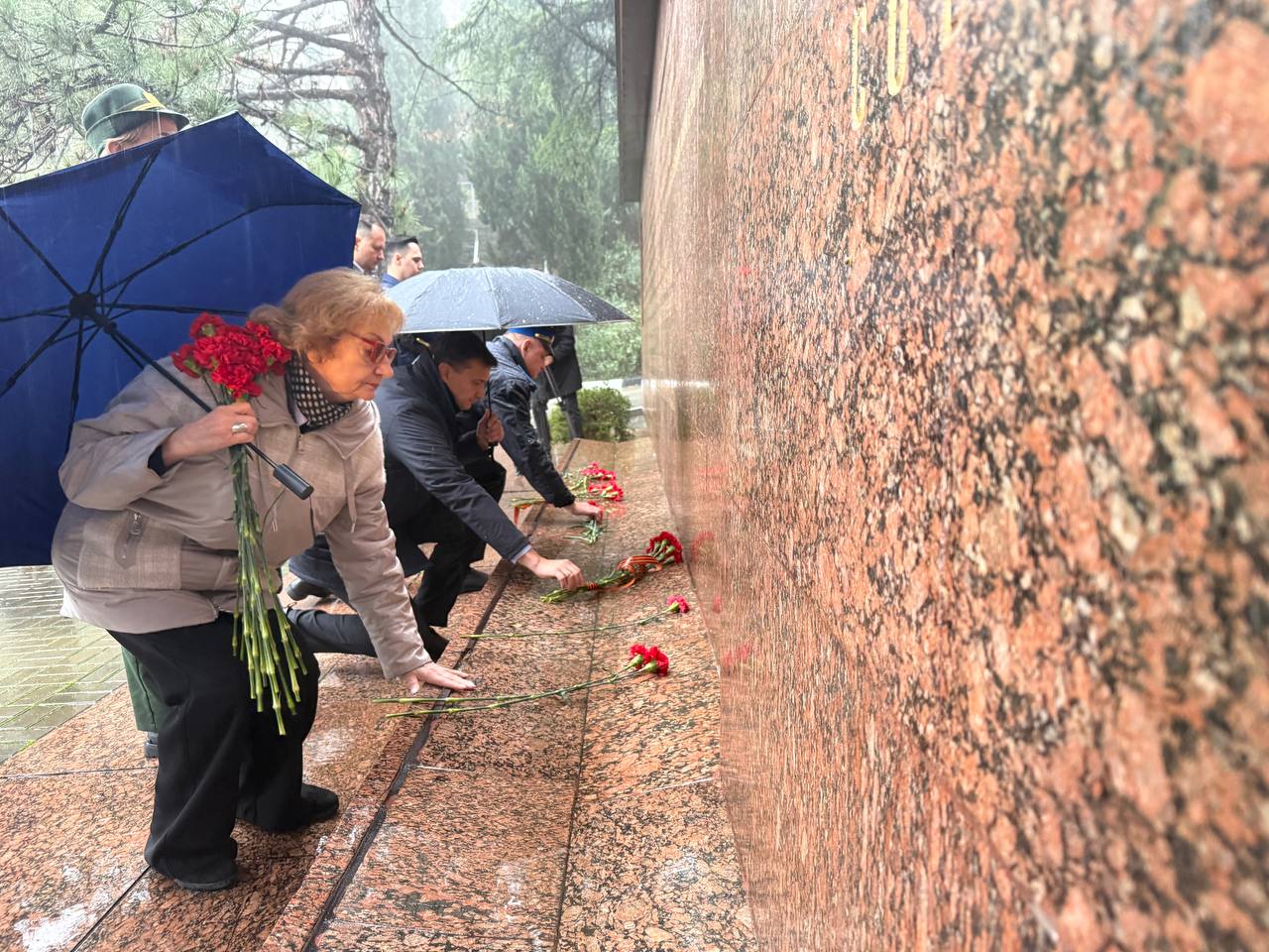 Константин Шимановский: В День Героев Отечества на Холме Славы состоялась церемония возложения цветов к стелам Героев Гражданской войны, Героев СССР и Российской Федерации, участников СВО и Вечному Огню Константин Шимановский: В День Героев Отечества на Холме Славы состоялась церемония возложения цветов к стелам Героев Гражданской войны, Героев СССР и Российской Федерации, участников СВО и Вечному Огню