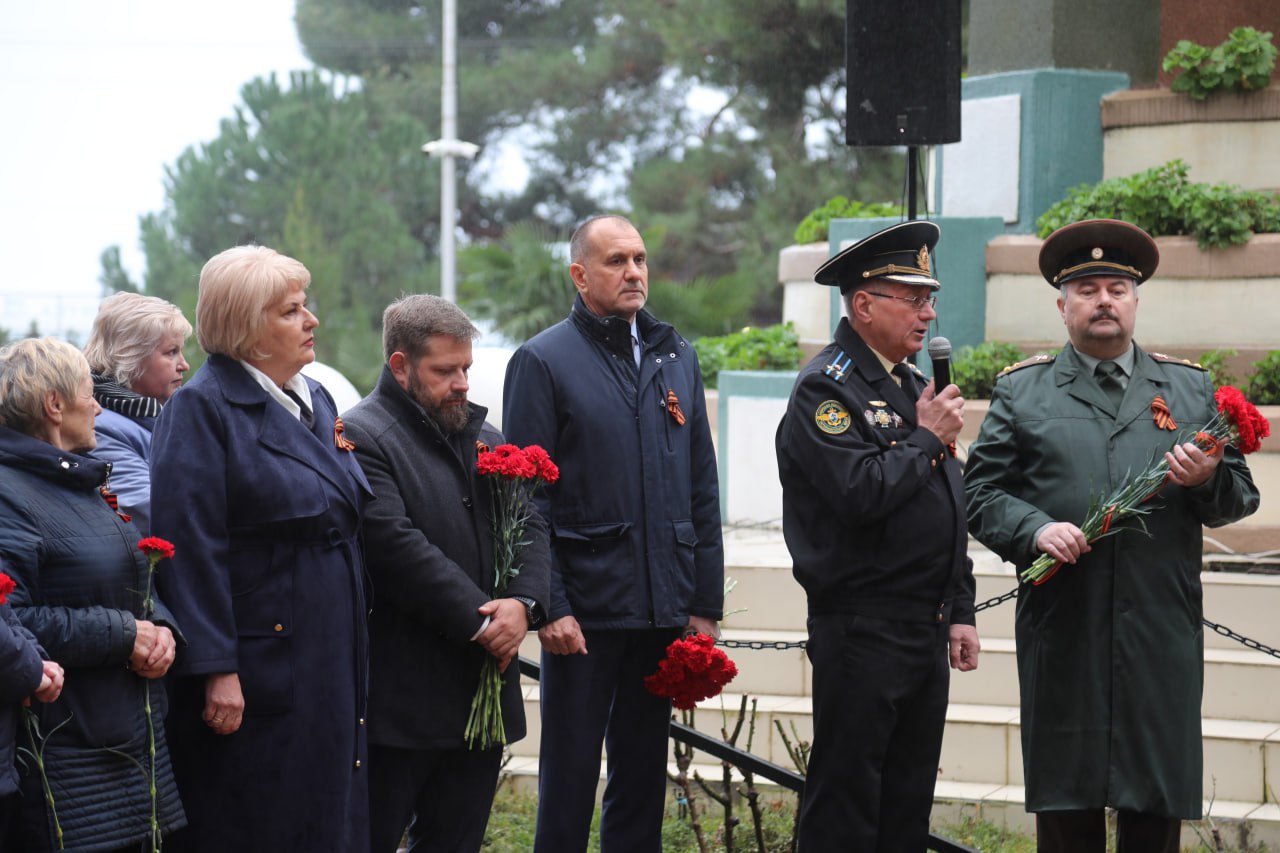 Галина Огнёва: Герои живут вечно…. Сегодня, в День Героев Отечества, наши сердца наполнены благодарностью Галина Огнёва: Герои живут вечно…. Сегодня, в День Героев Отечества, наши сердца наполнены благодарностью