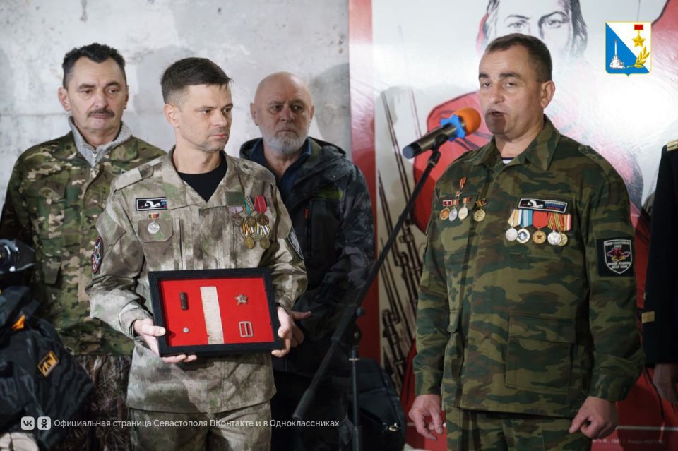 Чтим память защитников. На 35-й батарее прошла церемония передачи останков воина Красной армии Рази Сафара Назимова в Таджикистан Чтим память защитников. На 35-й батарее прошла церемония передачи останков воина Красной армии Рази Сафара Назимова в Таджикистан