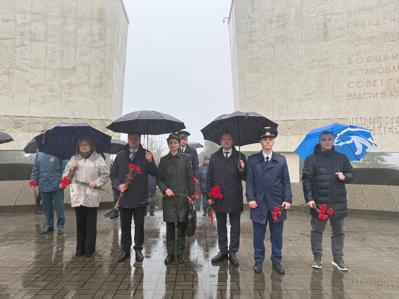 Константин Шимановский: В День Героев Отечества на Холме Славы состоялась церемония возложения цветов к стелам Героев Гражданской войны, Героев СССР и Российской Федерации, участников СВО и Вечному Огню Константин Шимановский: В День Героев Отечества на Холме Славы состоялась церемония возложения цветов к стелам Героев Гражданской войны, Героев СССР и Российской Федерации, участников СВО и Вечному Огню