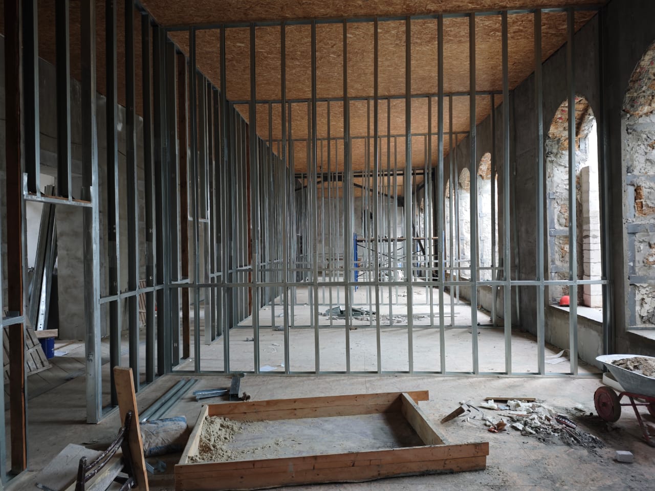 В Симферополе продолжается реставрация здания Филармонии В Симферополе продолжается реставрация здания Филармонии