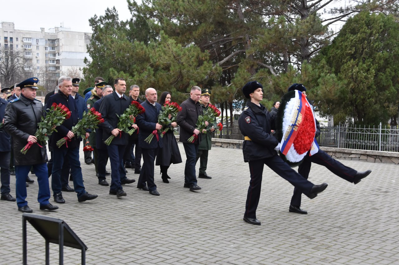Михаил Назаров: 9 декабря в России чествуют Героев Отечества: тех, кто удостоен самых почетных государственных наград – званий Героев Советского Союза, Российской Федерации, орденов Славы и Святого Георгия Михаил Назаров: 9 декабря в России чествуют Героев Отечества: тех, кто удостоен самых почетных государственных наград – званий Героев Советского Союза, Российской Федерации, орденов Славы и Святого Георгия