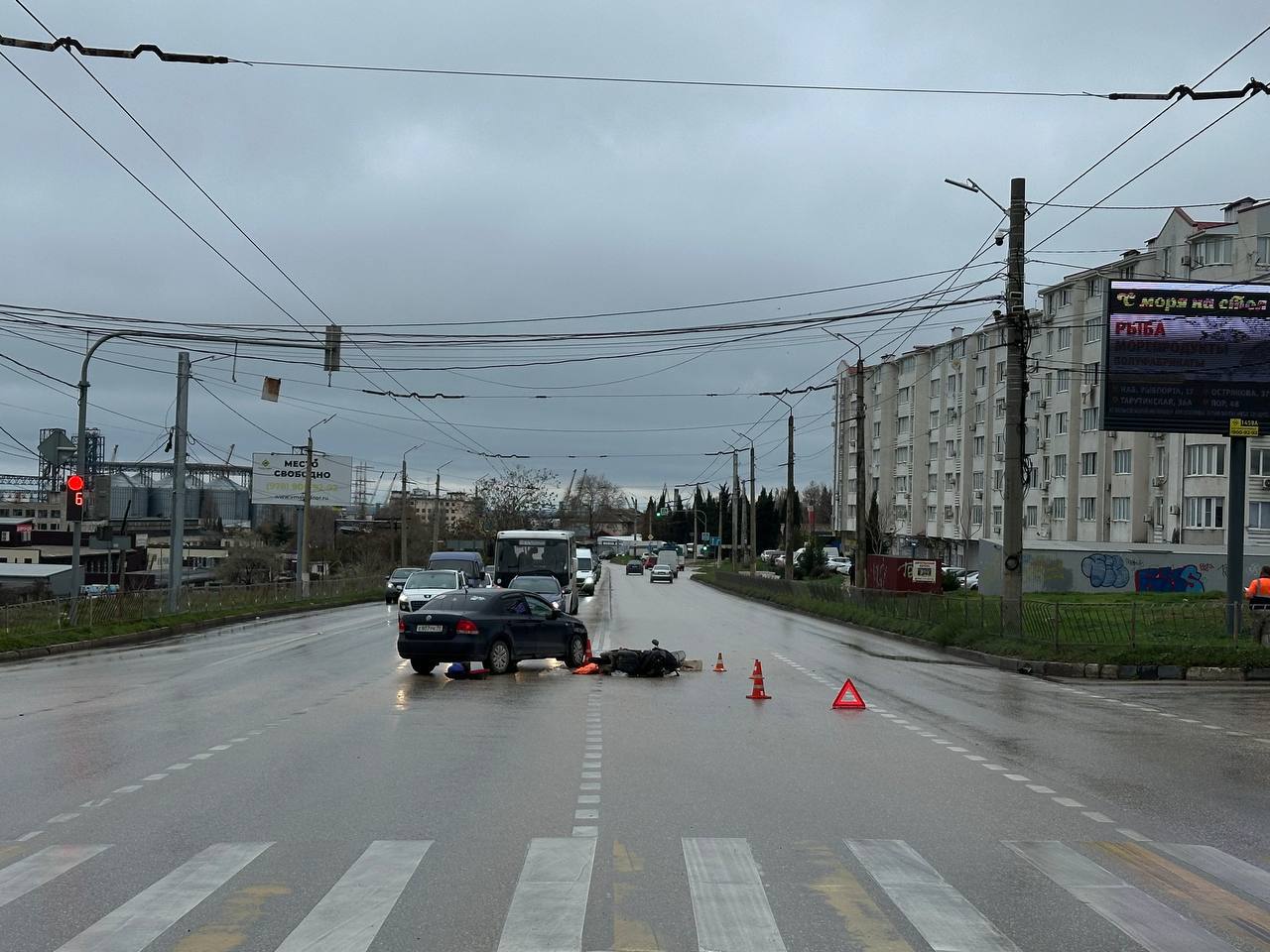 Водитель легковушки сбила 60-летнего мопедиста в Севастополе