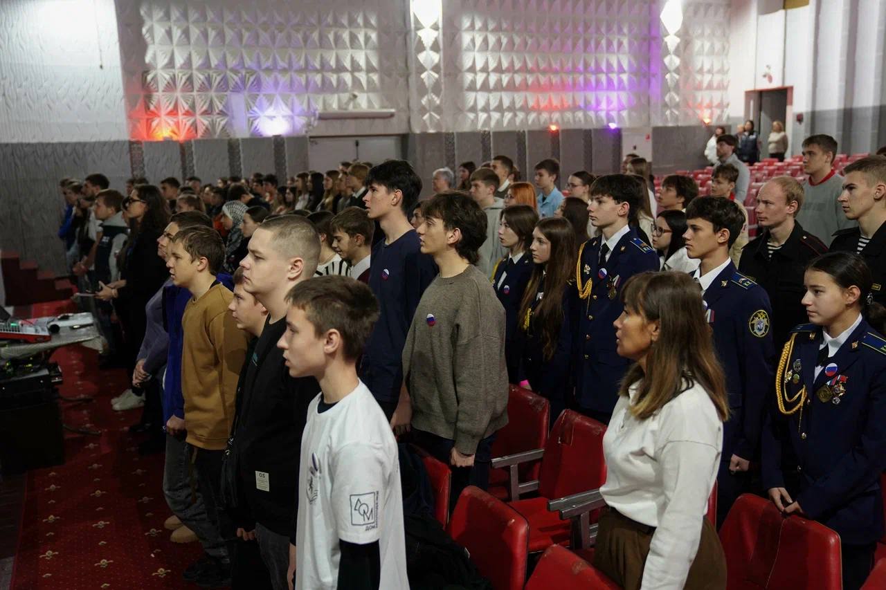 Александр Юрьев: В ДОЛ им. Ю.А. Гагарина прошёл муниципальный молодёжный ценностно-патриотический форум «Ценности всегда одинаковы» Александр Юрьев: В ДОЛ им. Ю.А. Гагарина прошёл муниципальный молодёжный ценностно-патриотический форум «Ценности всегда одинаковы»