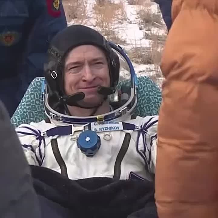 Экипаж корабля "Союз МС-27" успешно приземлился в Казахстане