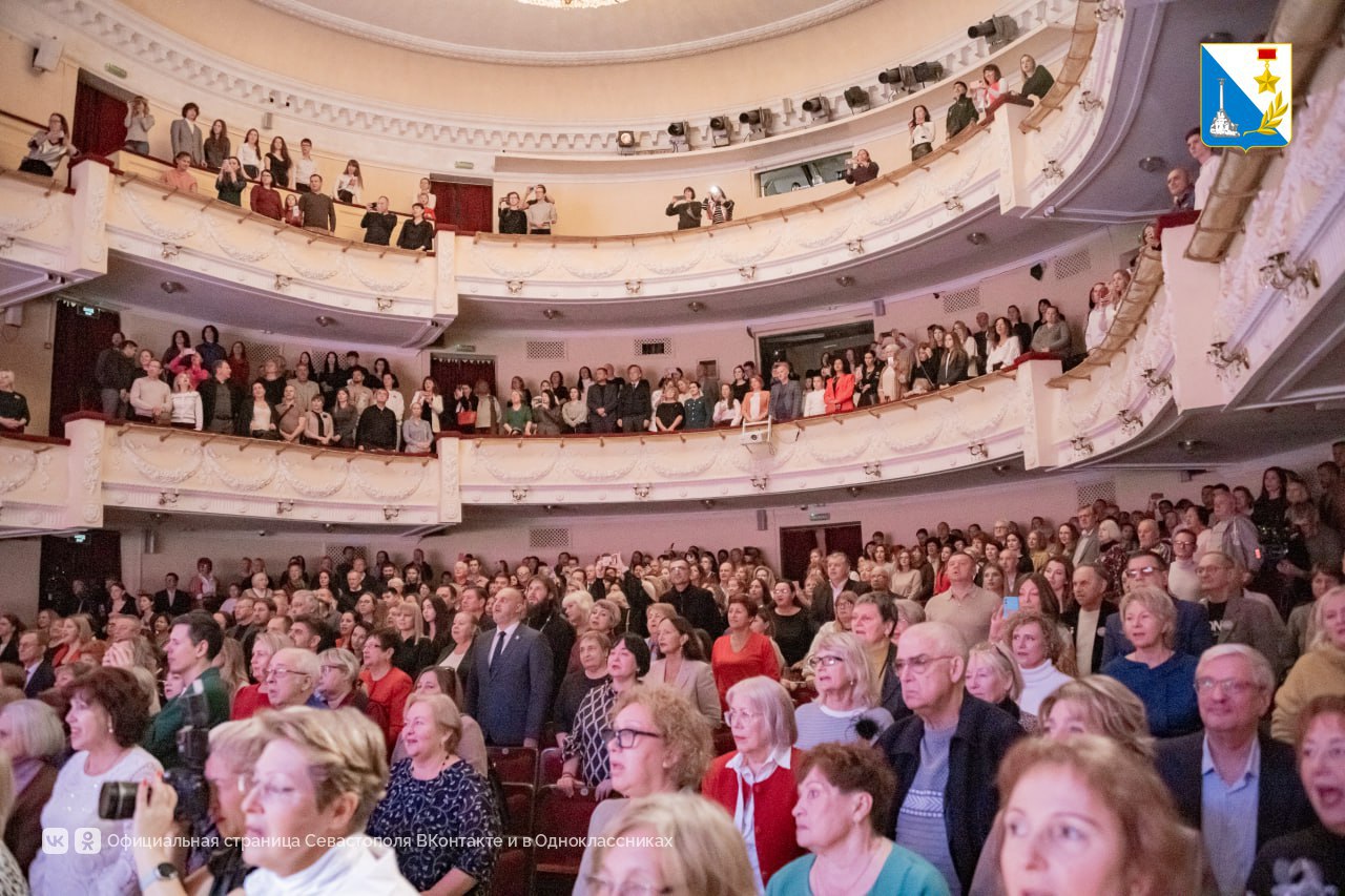 Школа №3 в Севастополе отпраздновала 150-летие Школа №3 в Севастополе отпраздновала 150-летие