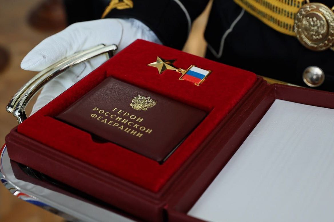 С 2014 года 19 крымских солдат и офицеров удостоены звания Героя Российской