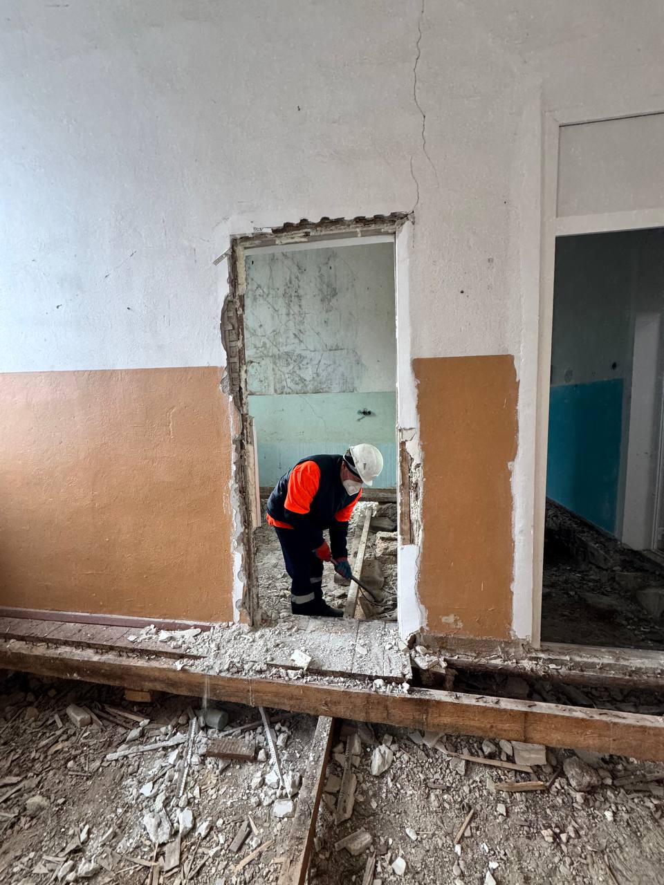 Анжелика Ястребова: По поручению Главы Республики Крым Сергея Аксёнова, в селе Угловое Бахчисарайского района проводится капитальный ремонт Дома культуры Анжелика Ястребова: По поручению Главы Республики Крым Сергея Аксёнова, в селе Угловое Бахчисарайского района проводится капитальный ремонт Дома культуры