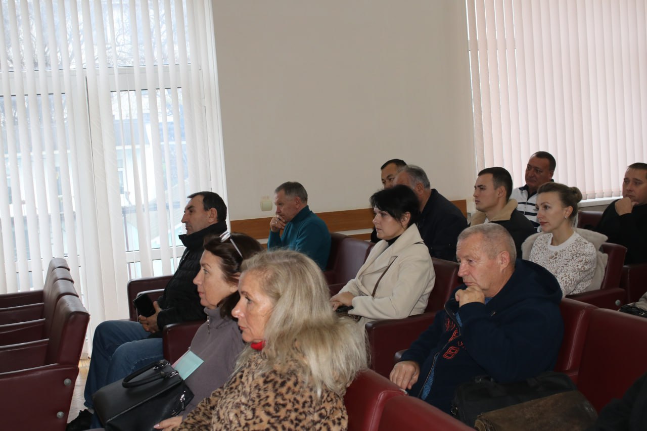 Владимир Ким: Провел встречу с пользователями пляжей Феодосийского округа Владимир Ким: Провел встречу с пользователями пляжей Феодосийского округа