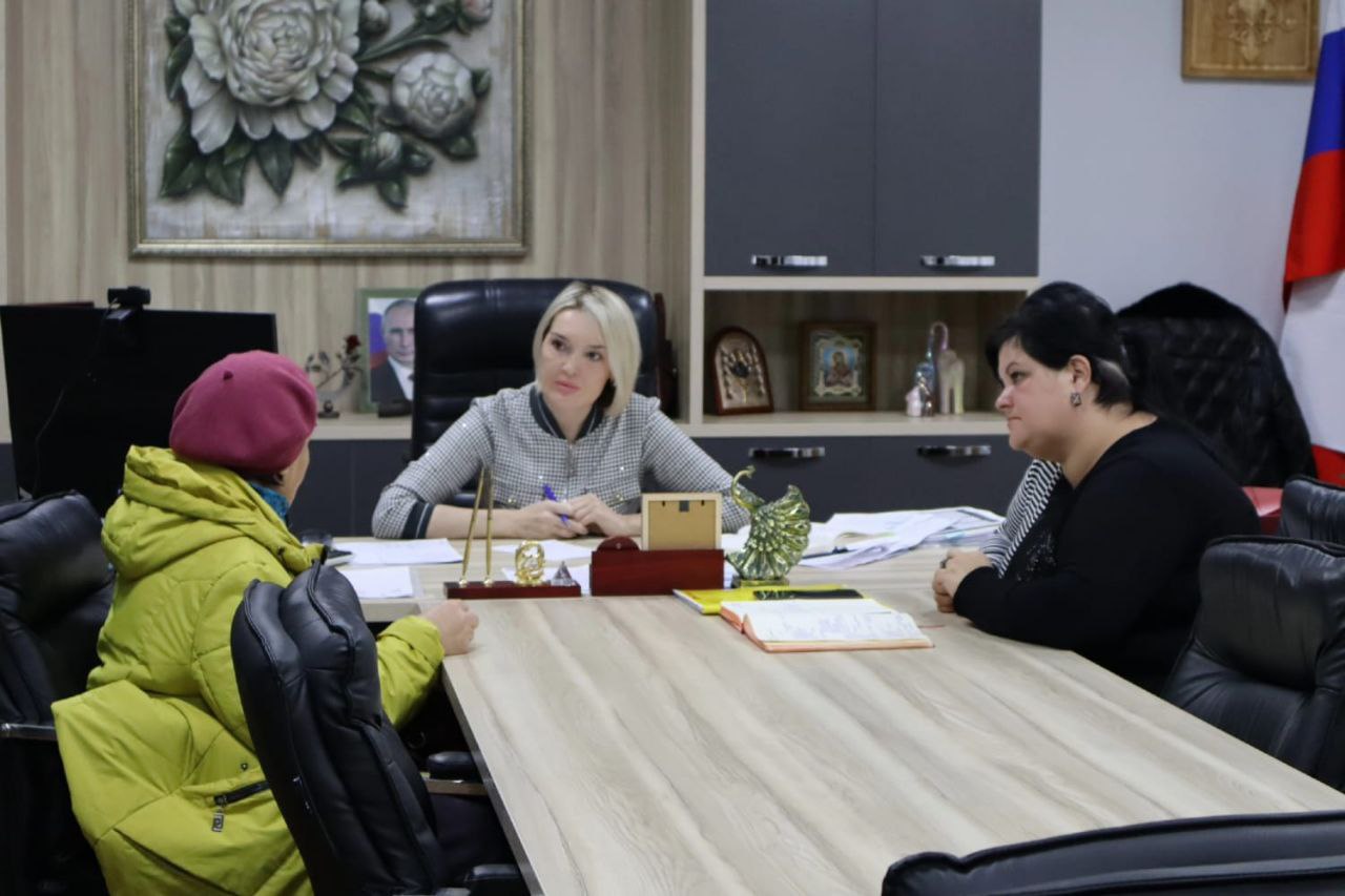 Глава администрации Джанкойского района Инна Федоренко провела очередной прием граждан по личным вопросам Глава администрации Джанкойского района Инна Федоренко провела очередной прием граждан по личным вопросам