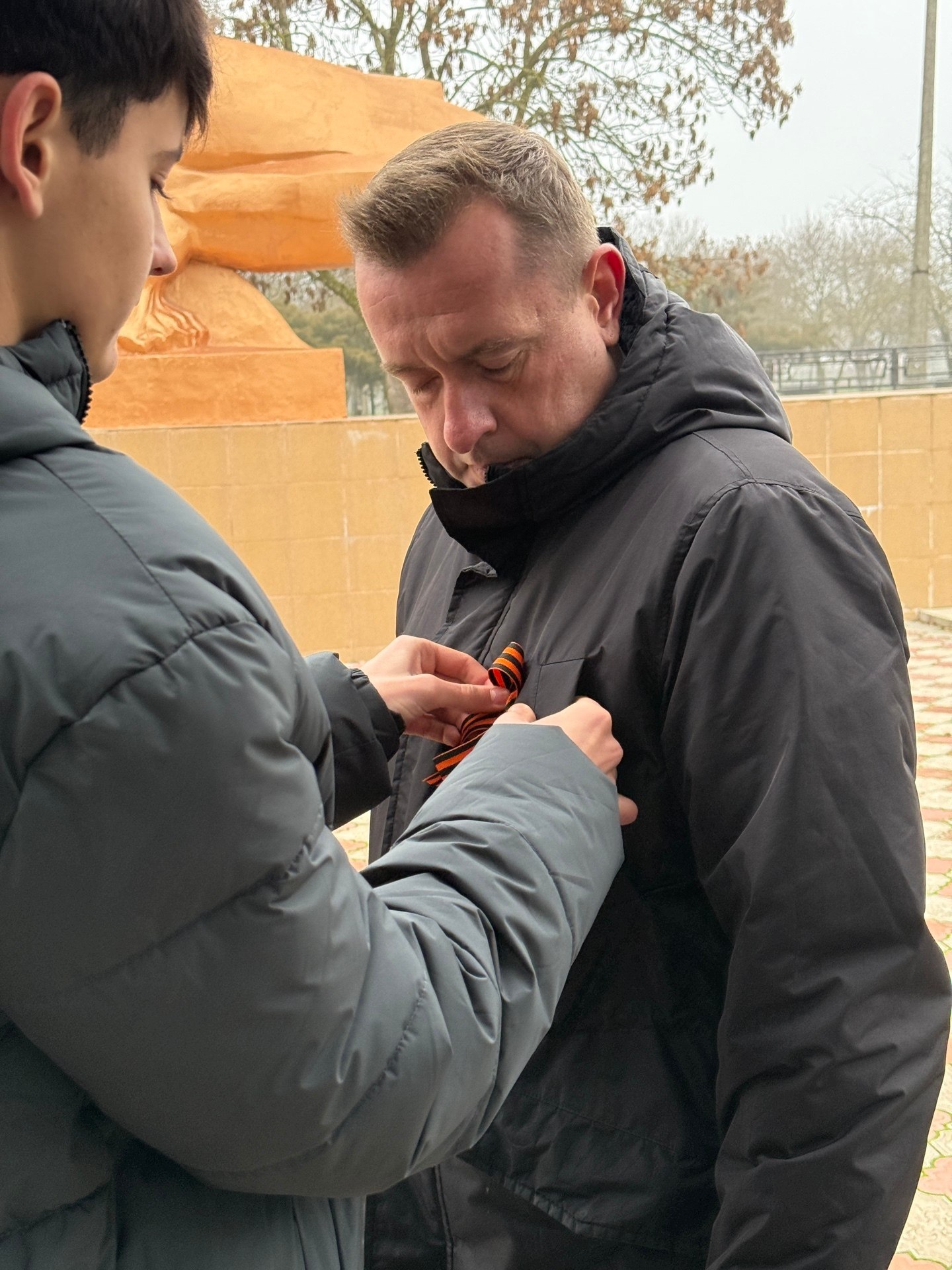 Возложение цветов ко Дню Героев Отечества Возложение цветов ко Дню Героев Отечества