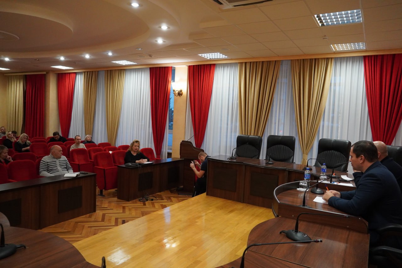 Глава администрации Керчи Олег Каторгин провел очередное заседание «Депутатского часа» Глава администрации Керчи Олег Каторгин провел очередное заседание «Депутатского часа»