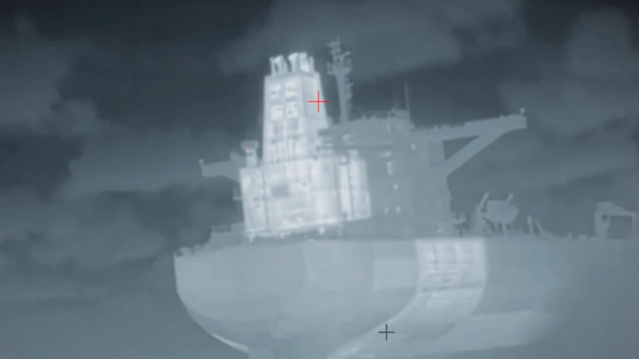 Видео ударов БЭК СБУ по нефтяному танкеру Dashan в Черном море, следовавшему под флагом Гамбии в порт Новороссийска Видео ударов БЭК СБУ по нефтяному танкеру Dashan в Черном море, следовавшему под флагом Гамбии в порт Новороссийска