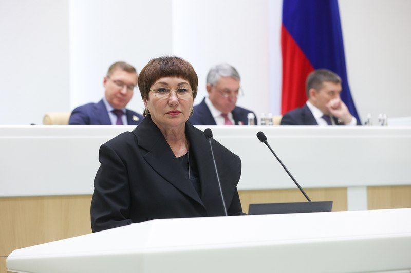 Екатерина Алтабаева: Сенаторы рассмотрели и одобрили законы, защищающие права военнослужащих, участников специальной военной операции и их близких